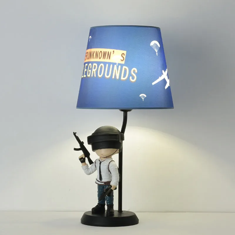 Barrel Nachtlampje Kinderstof 1 Kop Blauwe Tafellamp voor Slaapkamer met Hurkende/Staande Soldaat Decoratie Clearhalo