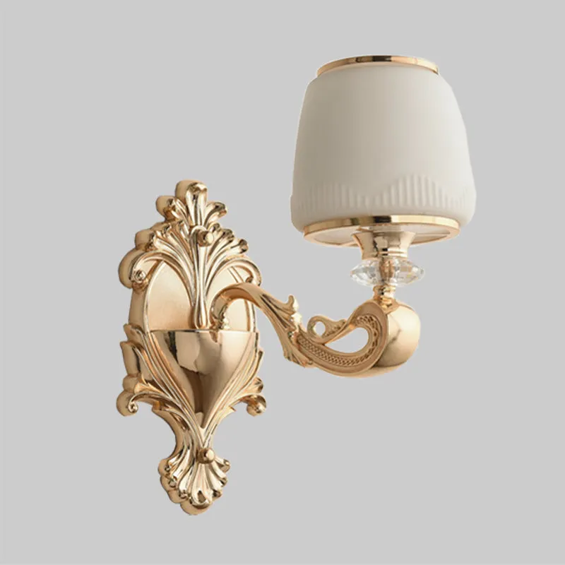 Barrel opaal glazen schanslamp Klassiek 1/2-licht woonkamer wandverlichtingsarmatuur met ronde arm messing Clearhalo