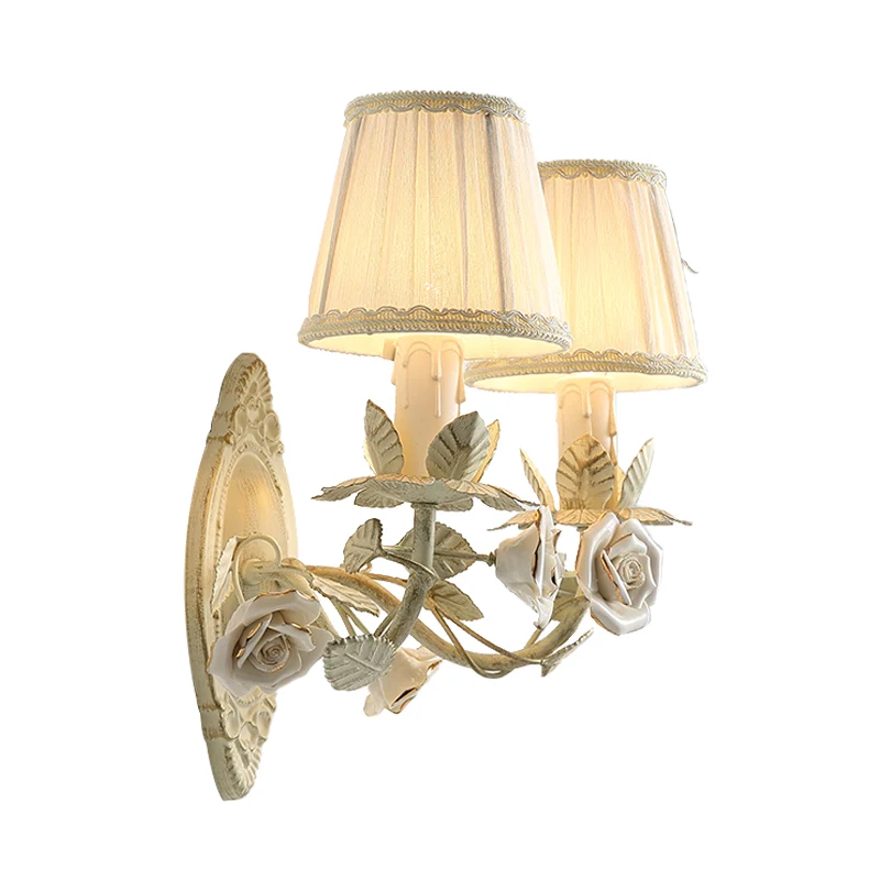 Beige conische wandkandelaar licht pastoraal metaal 1/2 lampen slaapkamer bloem wandmontage lamp met stoffen kap Clearhalo