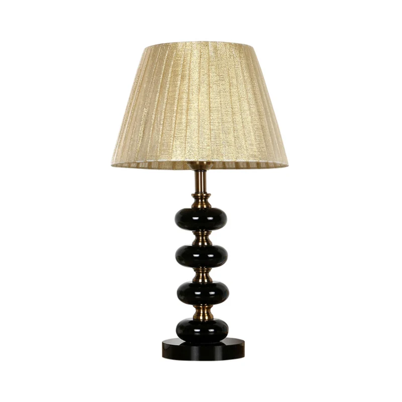 Beige nachtkastje met enkele lamp, landelijke stoffen conische nachtkastjelamp met kristallen accent Clearhalo