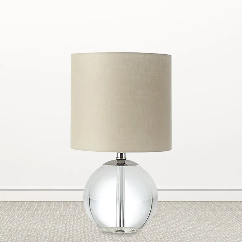 Beige nachtkastjelamp met 1 kop Traditionele cilindrische lampenkap van stof met kristallen bolvormige voet Clearhalo