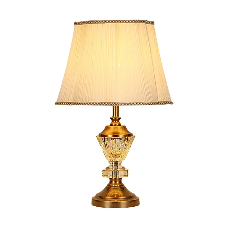 Beige uitlopende kristallen bureaulamp moderne 1-lamp stoffen nachttafellamp voor woonkamer Clearhalo
