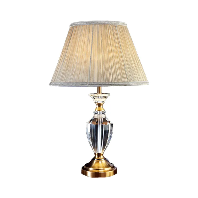 Beige Urn-bureaulamp Moderne 1-kops afgeschuinde kristallen tafellamp met kegelvormige stoffen kap Clearhalo