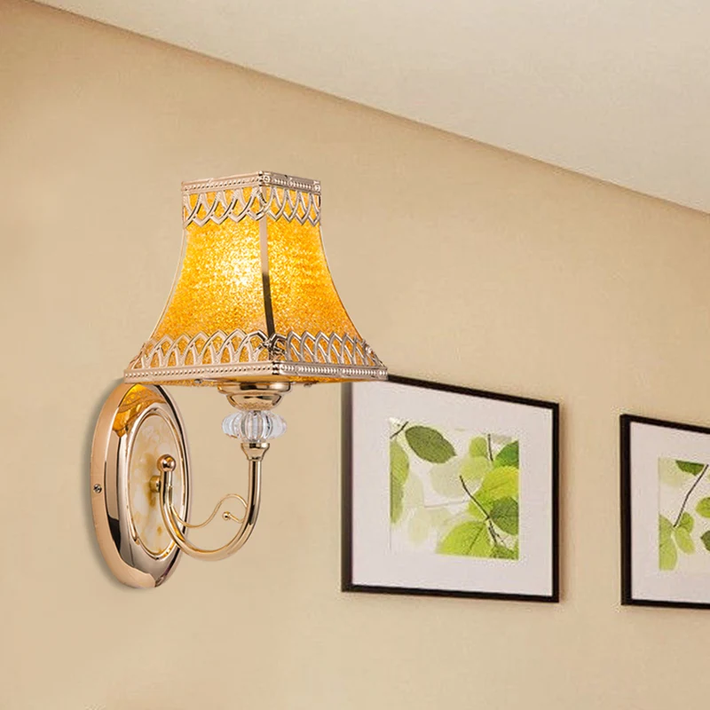 Bell-wandlamp met enkele lamp Koloniaal goud afgeschuinde glazen wandlamp met gebogen arm voor binnen Clearhalo