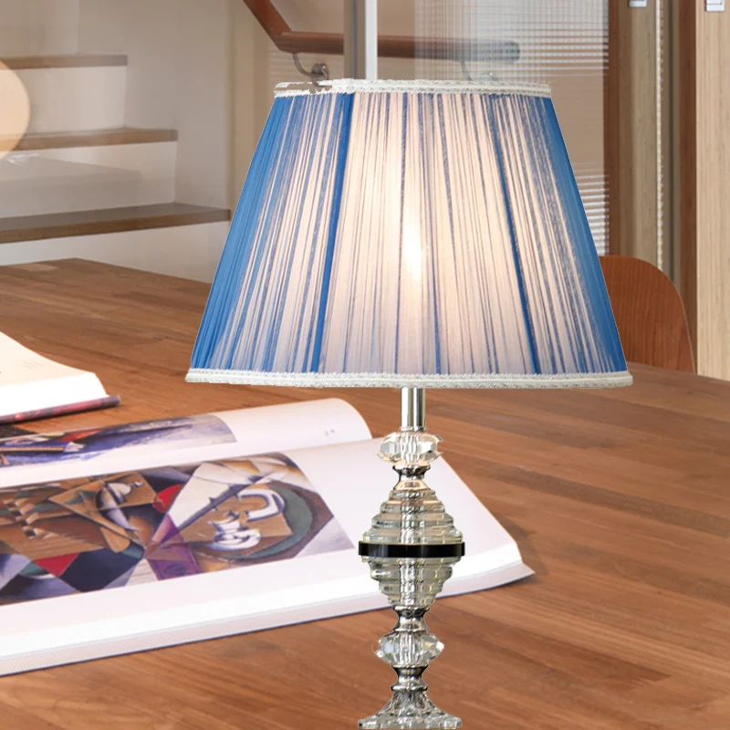 Blauwe taps toelopende nachttafellamp eigentijds 1 lamp helder K9 kristal nachtkastje licht voor woonkamer Clearhalo