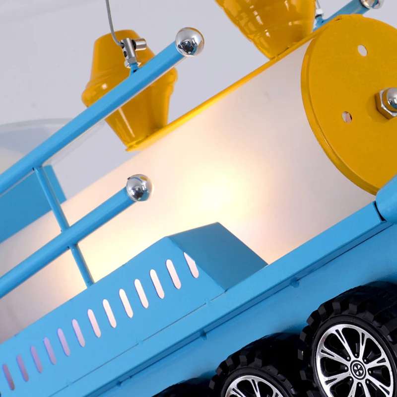 Blauwe trein hangende hanglamp Cartoon metalen hangende kroonluchter voor de kleuterschool Clearhalo