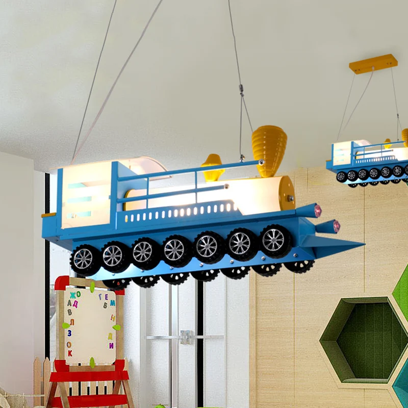 Blauwe trein hangende hanglamp Cartoon metalen hangende kroonluchter voor de kleuterschool Clearhalo