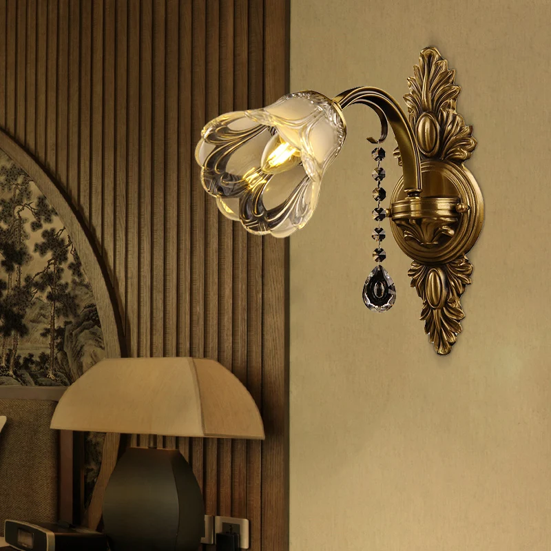 Bloem matglazen wandmontagelamp Traditionele 1-slaapkamer schanslamp messing Clearhalo