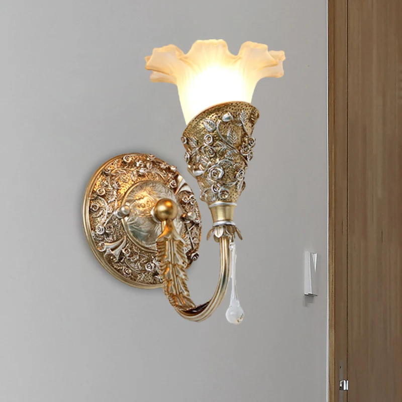 Bloesem Slaapkamer Blaker Licht Boerderij Matglas 1 Lamp Zilver/Ivoor Gebogen Arm Wandmontage Lamp met Kristal Drop Decor...