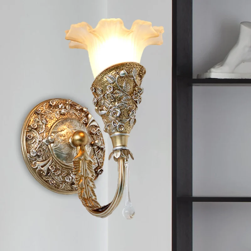Bloesem Slaapkamer Blaker Licht Boerderij Matglas 1 Lamp Zilver/Ivoor Gebogen Arm Wandmontage Lamp met Kristal Drop Decor...