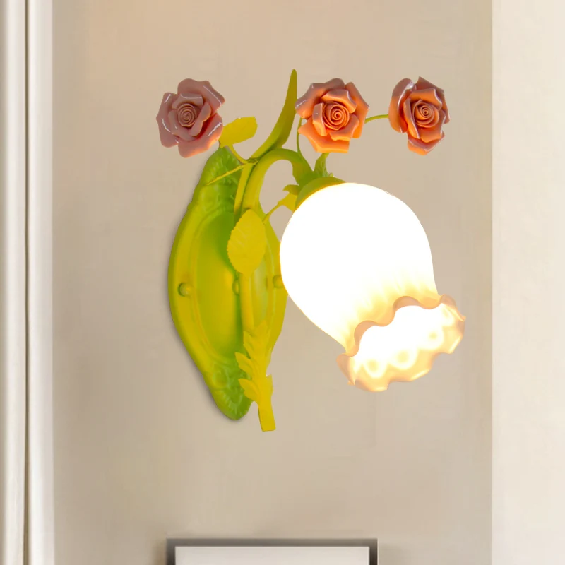 Bloom Slaapkamer Wandlamp Retro Matglas 1 Lamp Groen Schanslamp met Bloemen Deco Clearhalo