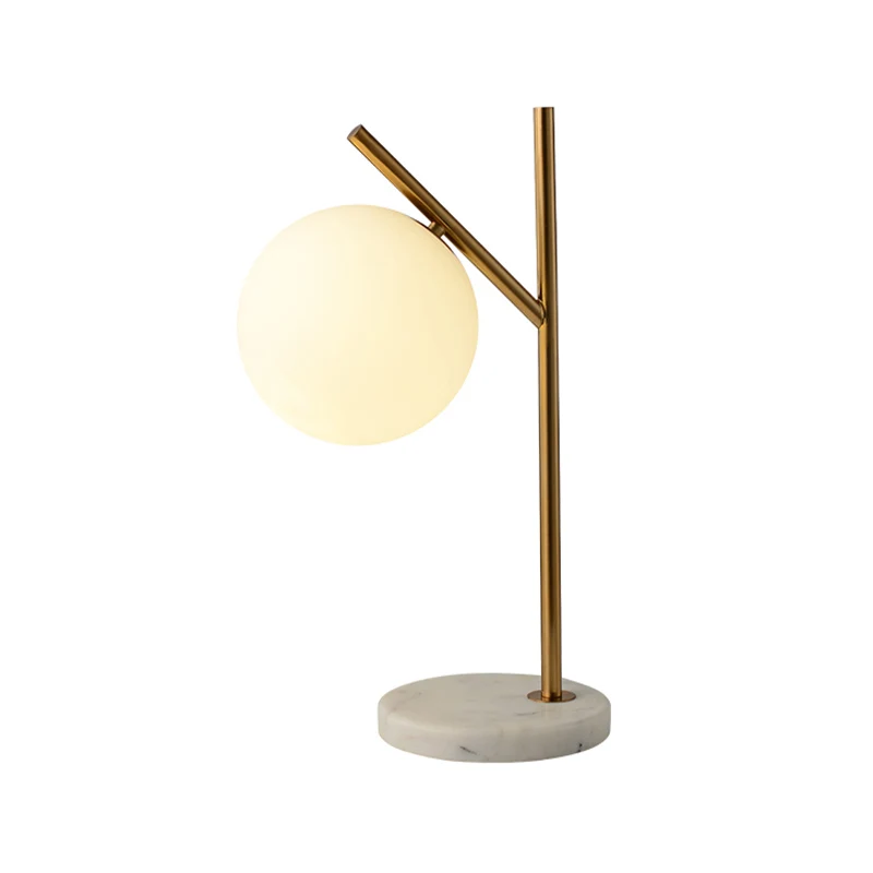 Bolvormig nachtlampje van wit glas, minimalistisch, 1 lamp, nachtkastje met messing afwerking Clearhalo