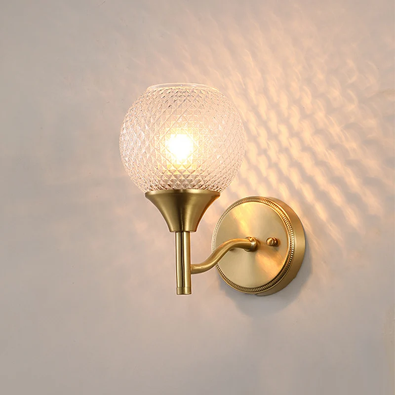 Bolvormige gang wandgemonteerde verlichting kolonialistisch helder geribbeld glas 1-lichts gouden blaker Clearhalo