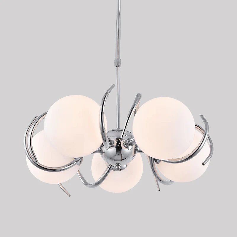 Bolvormige hangende kroonluchter modernisme crèmekleurig glas 5-koppige chroom gedraaide hanglampset Clearhalo