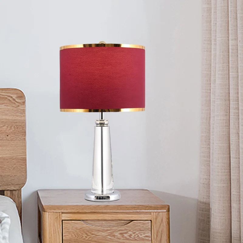 Bordeauxrode ronde nachtkastjelamp, traditionele stoffen kap, 1-lamps slaapkamertafellamp met kristallen lantaarnpaal Clea...