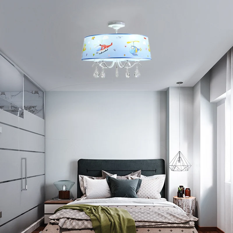 Cartoon blauwe hanglamp met kristallen vliegtuig kroonluchter van metaal en stof voor babykamer Clearhalo