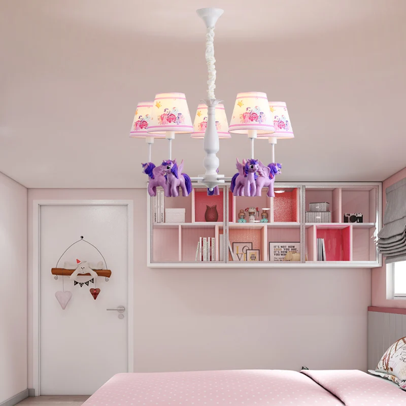 Cartoon conische hangende plafondlamp metaal 5 lampen kroonluchterlamp met eenhoorn deco paars voor kinderslaapkamer Clear...