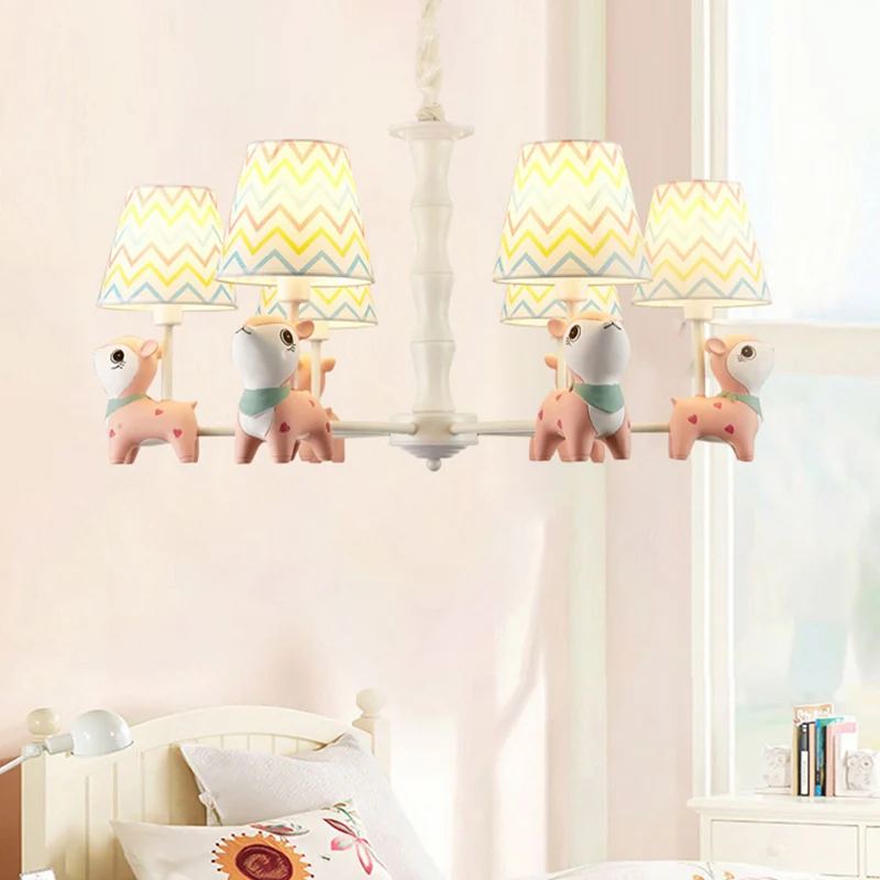 Cartoon Empire Shade Suspension Light Patroon Slaapkamer Kroonluchter Licht met Hars Hert Roze Clearhalo
