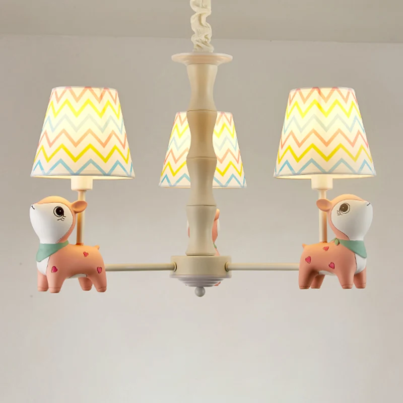 Cartoon Empire Shade Suspension Light Patroon Slaapkamer Kroonluchter Licht met Hars Hert Roze Clearhalo