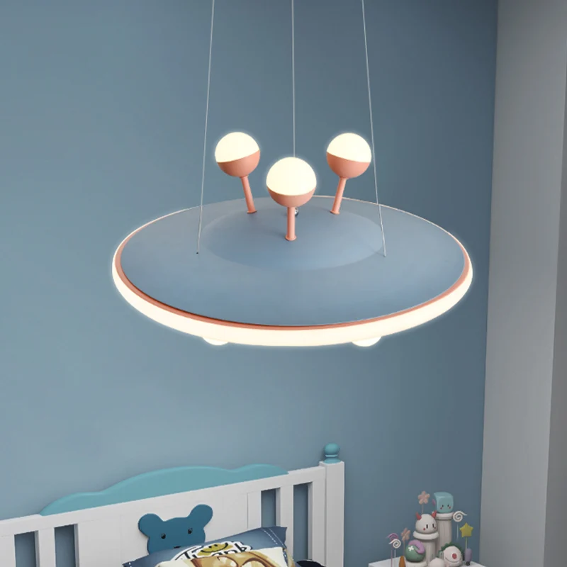 Cartoon UFO plafondkroonluchter metalen LED kinderkamer hanglamp met ronde luifel roze/blauw Clearhalo