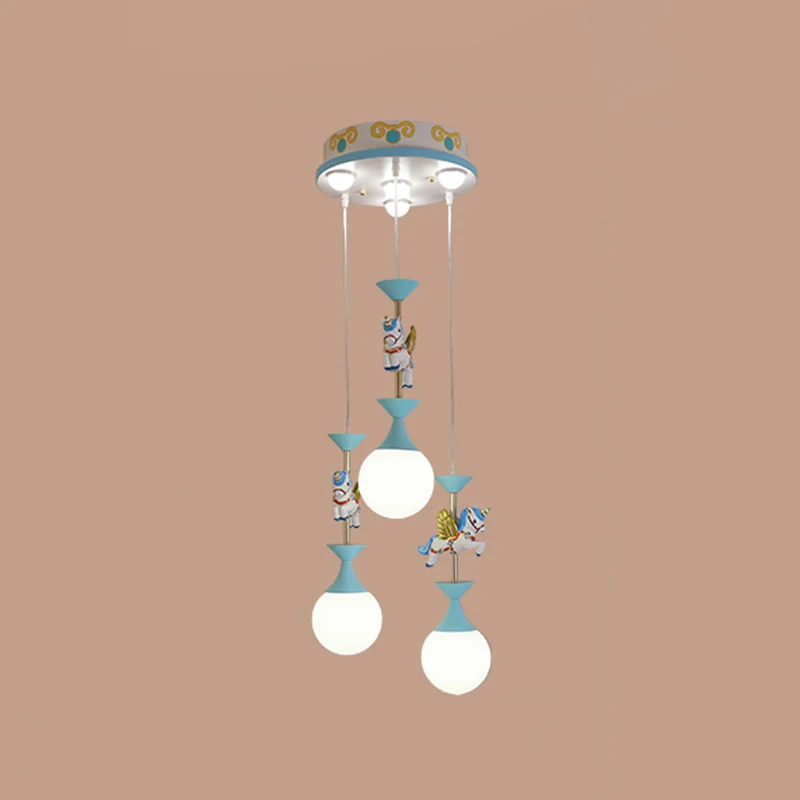 Cartoon vliegende eenhoorn multi-licht hanger hars kleuterschool hangende verlichting met bol crèmekleurige glazen kap Cle...