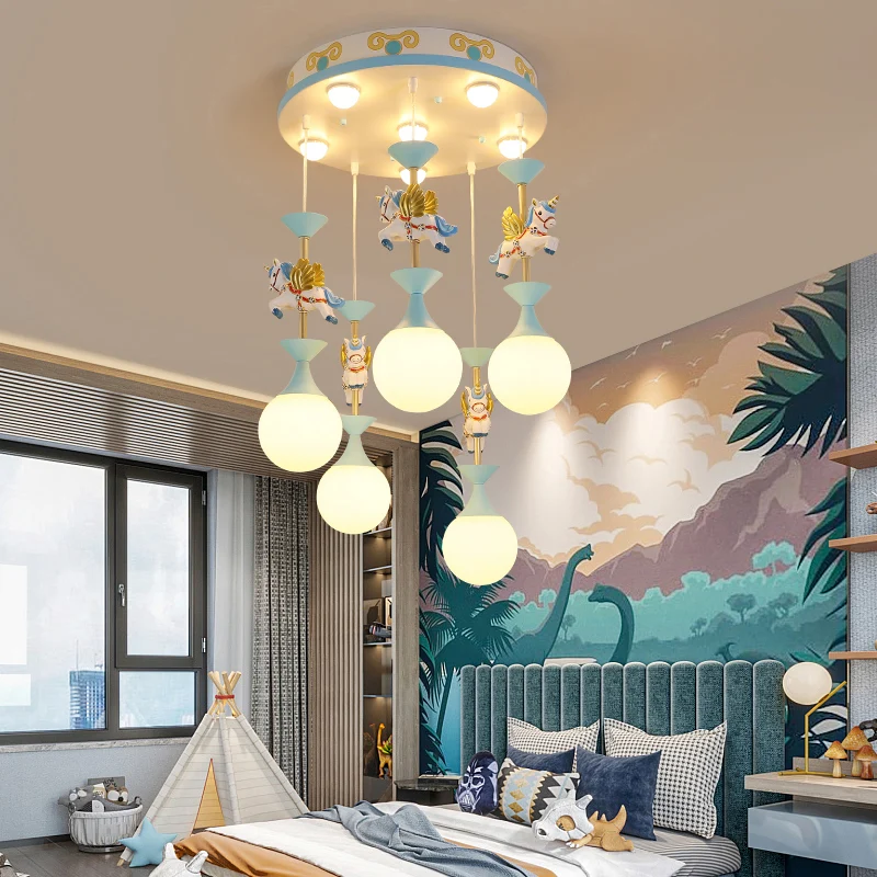 Cartoon vliegende eenhoorn multi-licht hanger hars kleuterschool hangende verlichting met bol crèmekleurige glazen kap Cle...