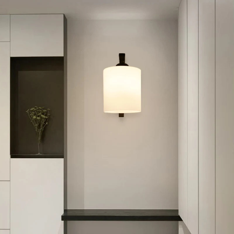 Cilindrische witte glazen wandkandelaar Vintage gangpad-wandlamp met 1 kop en gebogen arm zwart Clearhalo