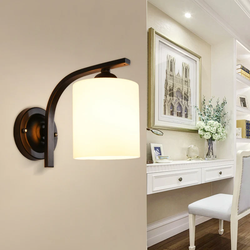 Cilindrische witte glazen wandkandelaar Vintage gangpad-wandlamp met 1 kop en gebogen arm zwart Clearhalo