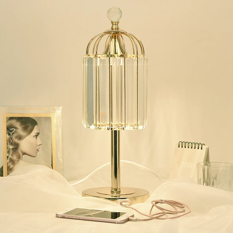 Cloche Crystal Prism LED-nachtlamp Vintage slaapkamertafelverlichting met kooiblad goud Clearhalo