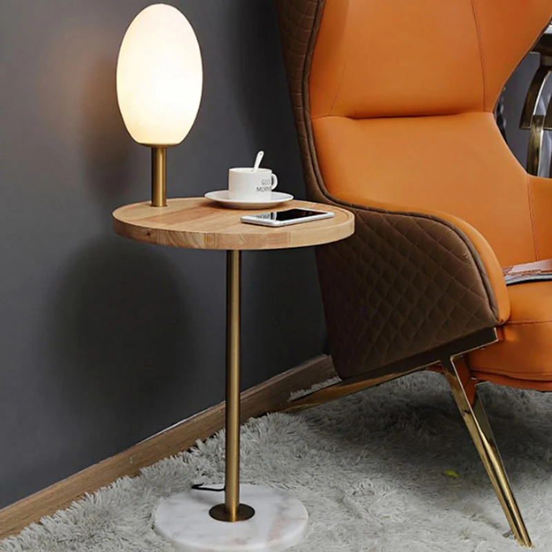 Cognac/wit glazen eivormige vloerverlichting Modernistische 1-lichts staande vloerlamp met houten opbergplank Clearhalo