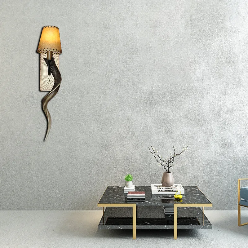 Cone Shade Slaapkamer Wandverlichting Hars 1 Lichte Landelijke Wandlamp met Hoorndecoratie Brons Clearhalo