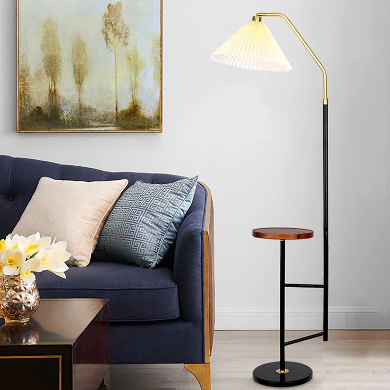 Cone Stand Up Lamp Minimalistische geplooide stof Vloerverlichting voor een slaapkamer met dienblad en marmeren voet Clear...