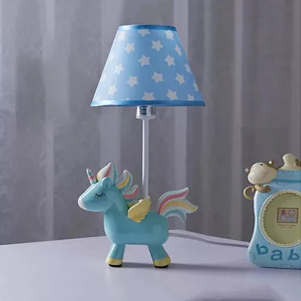 Conische bureaulamp Modern stijlvol hars 1-lichts tafellamp met blauwe eenhoorn en driehoek/strepen/sterpatroon voor kinde...