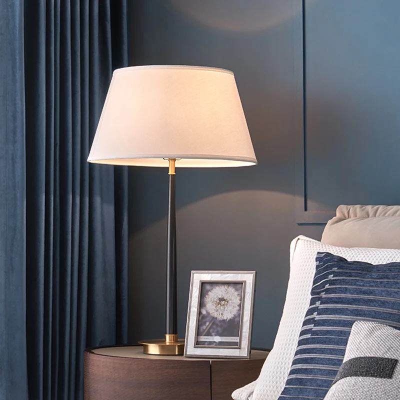 Conische Frustum Nachtlamp Eenvoud Stof Enkel Zwart Tafellampje voor Slaapkamer Clearhalo