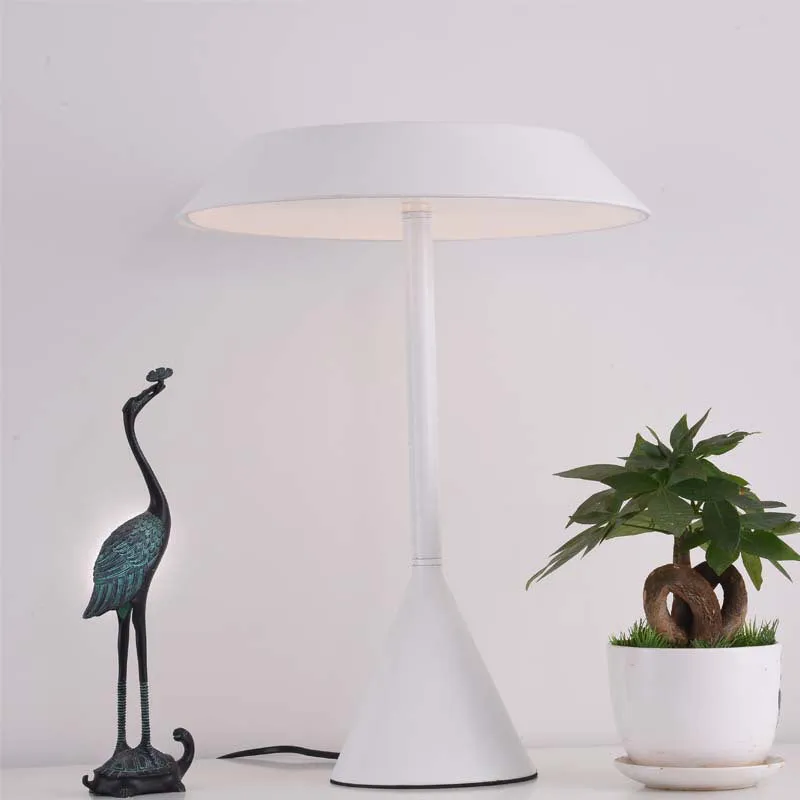 Conische Frustum Touch Dimmer Bureaulamp Eenvoudig IJzer 1 Kop Wit Leesboeklicht Clearhalo