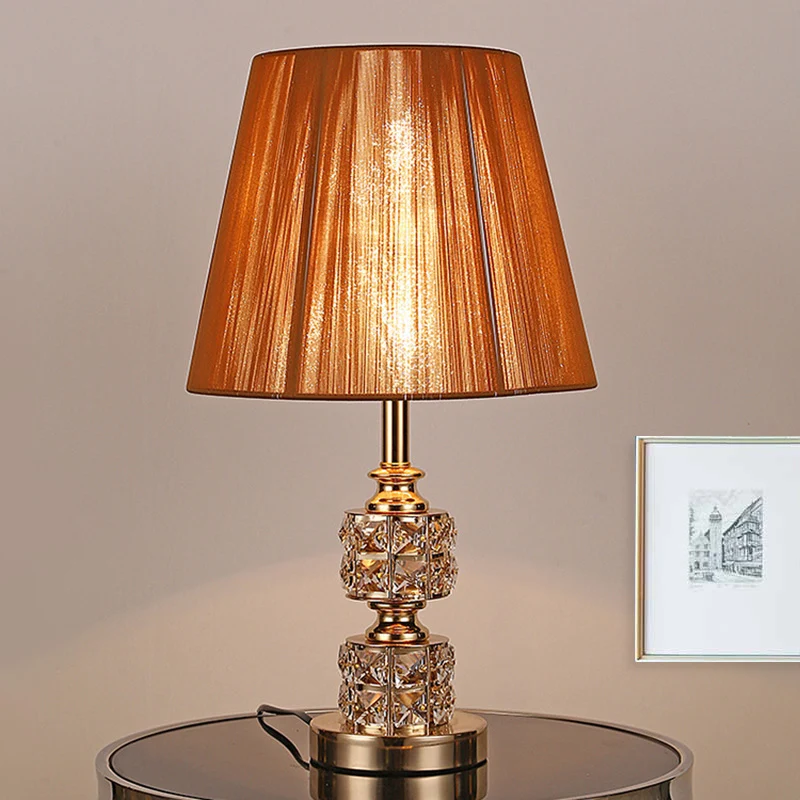 Conische kap Kristallen taakverlichting Modernistische stof 1 kop Gouden kleine bureaulamp Clearhalo