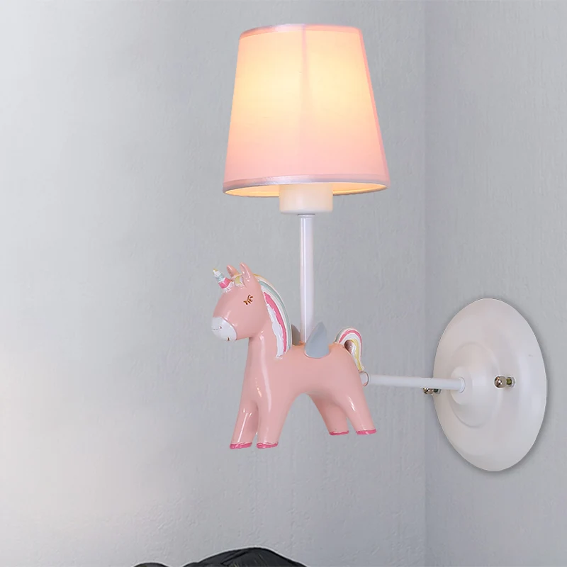 Conische wandlamp Macaron van stof, 1 lamp, wandverlichtingsideeën met eenhoorndeco roze/blauw Clearhalo