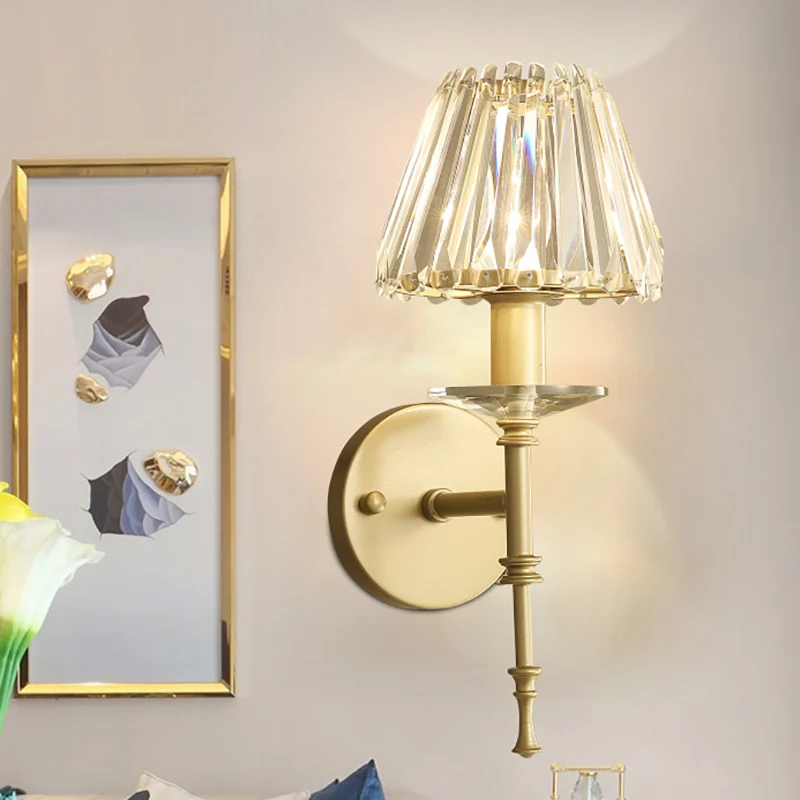Conische wandverlichtingsarmatuur Modern stijlvol helder kristal 1 licht gouden afwerking wandlamp voor woonkamer Clearhalo