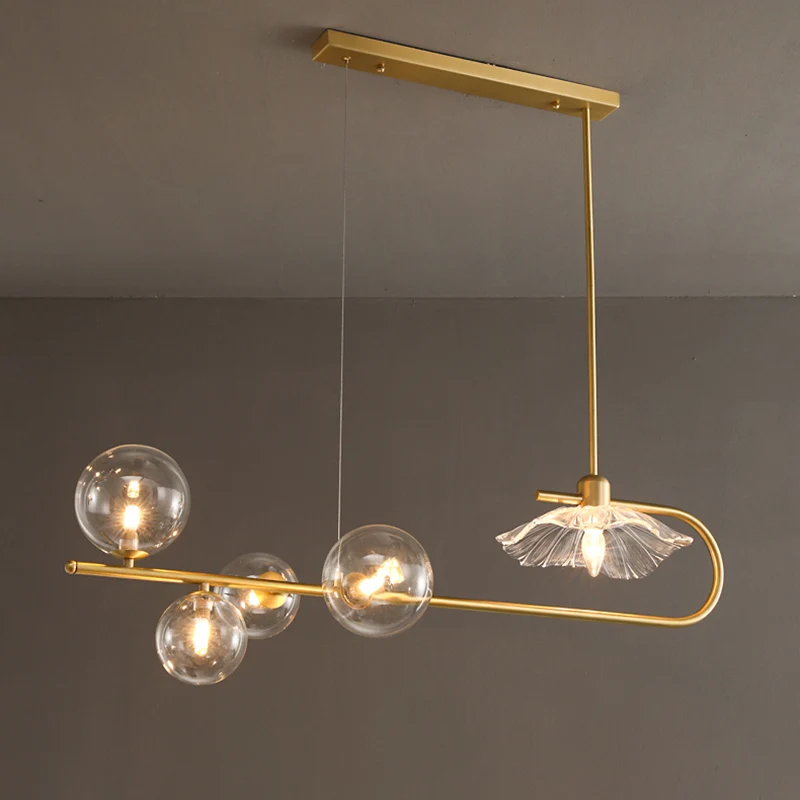 Creatieve postmoderne hanglamp met messing afwerking en eilandlamp met lotusblad en glazen kap Clearhalo