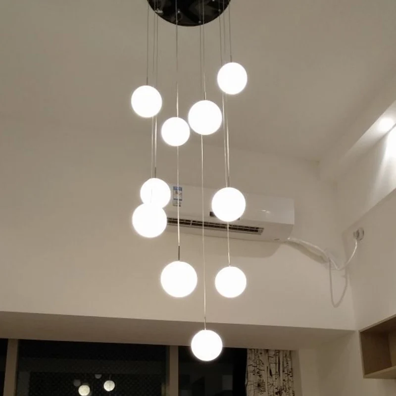Crèmekleurige bolvormige kroonluchter met meerdere hangers, eenvoud, zilveren plafondhanglamp voor lobbytrappen Clearhalo