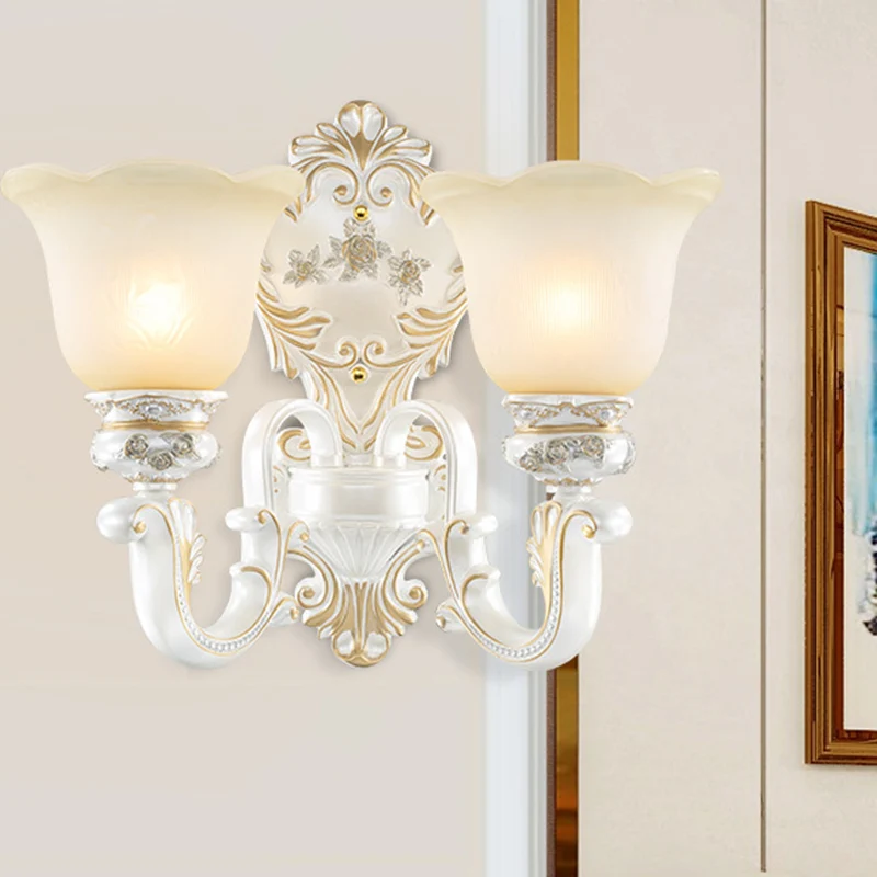 Crèmekleurige witte wandlamp van glas met bloemen, 1/2-koppige cottage-wandkandelaarverlichting met zwenkarm Clearhalo