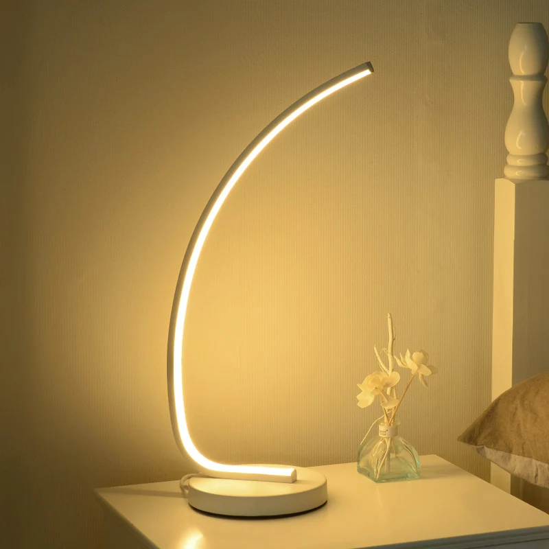 Curve LED-nachtkastjelamp Simplicity Metalen nachtkastjeverlichting met ronde voet Clearhalo