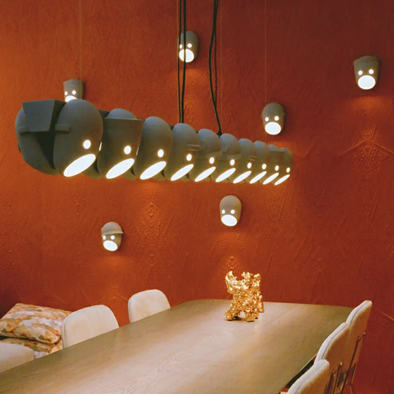 Decoratieve grappige gezichtsuitdrukking wandkandelaar hars slaapkamer LED wandmontage licht grijs Clearhalo