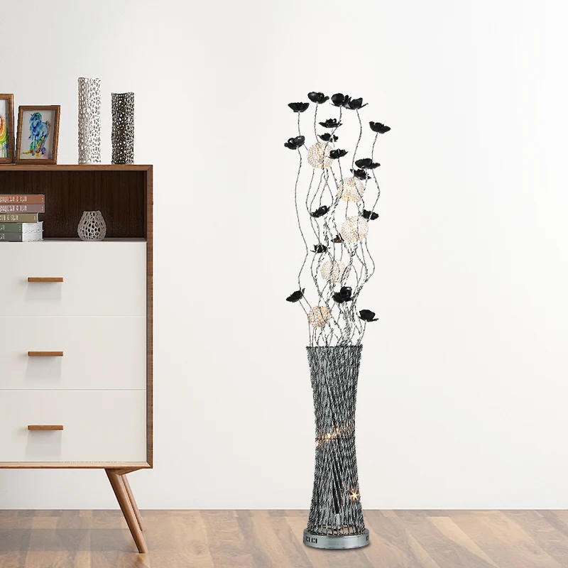 Decoratieve uitgeholde kolom vloerlamp metalen LED gebogen leeslamp met rozendecor zwart en zilver Clearhalo