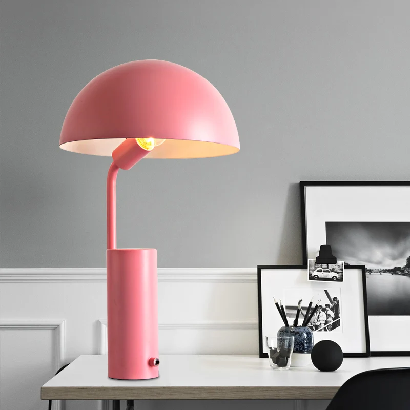 Dome Iron Night Task Lighting Modernistische 1-lichts zwart/wit/roze bureaulamp met cilindervoet Clearhalo