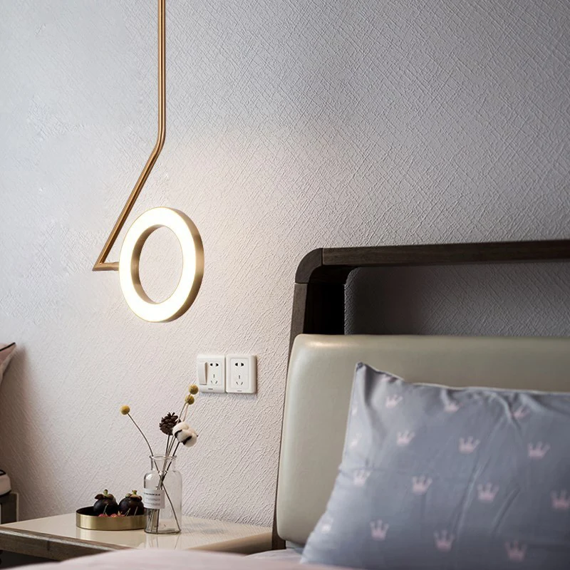 Draaibare gouden lushanger, eenvoudige, stijlvolle ijzeren LED-hanglampset met zigzagvormige arm Clearhalo