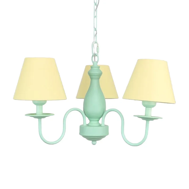 Drie hoofden taps toelopende schaduwkroonluchter Scandinavische stijlvolle metalen hanglamp voor café Clearhalo