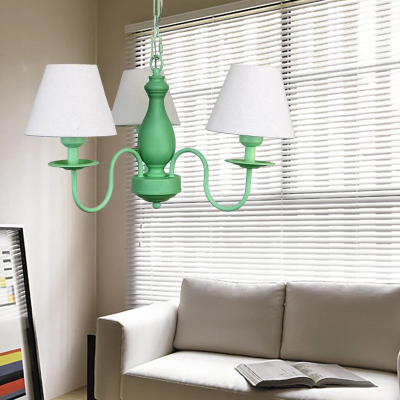 Drie hoofden taps toelopende schaduwkroonluchter Scandinavische stijlvolle metalen hanglamp voor café Clearhalo