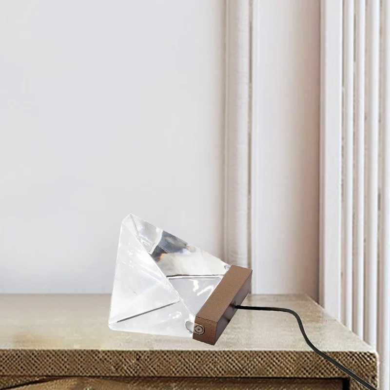 Driehoekige woonkamer bureaulamp Helder kristal LED-minimalisme Nachttafellamp Clearhalo