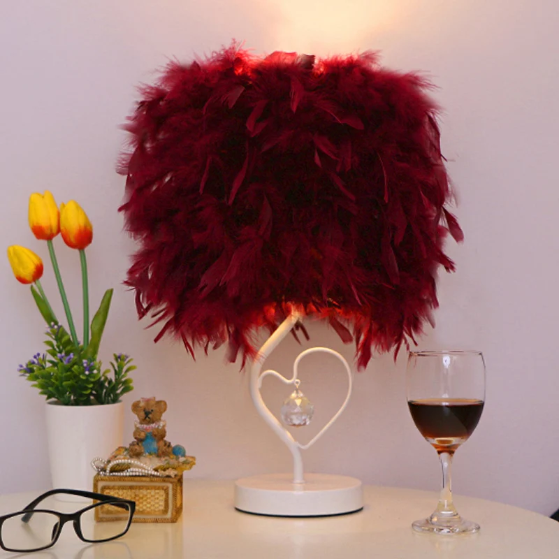 Drum Woonkamer Tafellamp Veer Enkele Moderne Nachtkastje Lamp Wit/Roze/Bordeaux met Hart Frame en Kristallen Bol Clearhalo